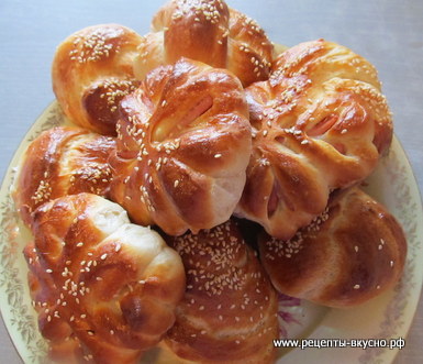 Булочки с колбасой